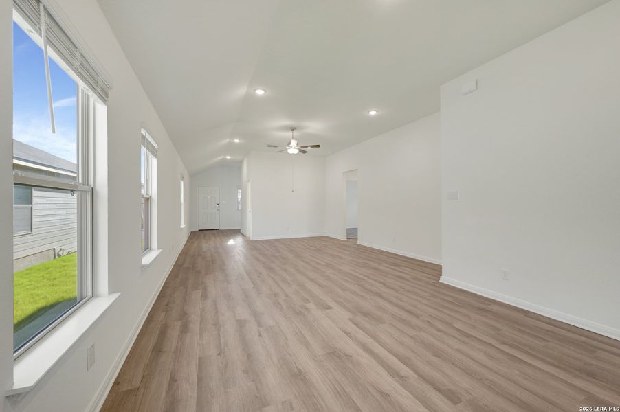 Spacious, unfurnished interior of a new home in Park Place, New Braunfels (Image 40).