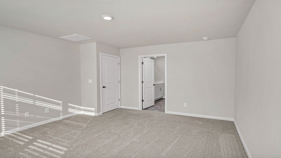 Spacious, unfurnished interior of a new home in Hunter's Branch, Hopkins (Image 25).
