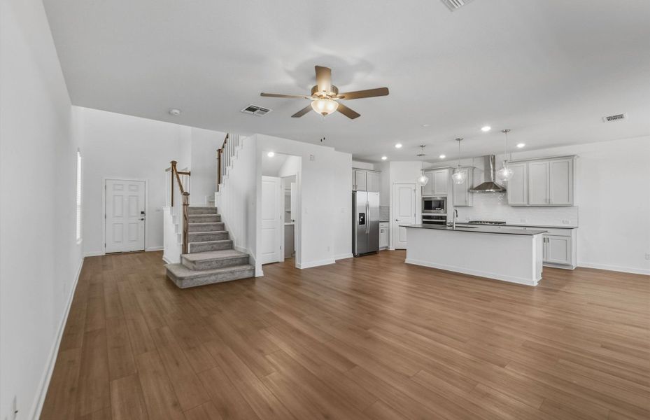 Spacious, unfurnished interior of a new home in Santa Rita Ranch, Liberty Hill (Image 19).