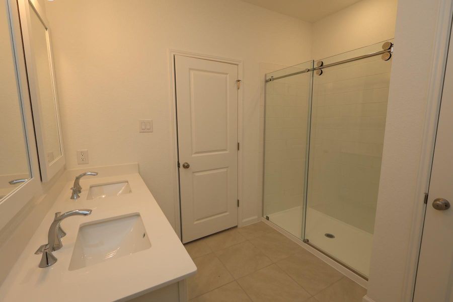 Serene primary bath