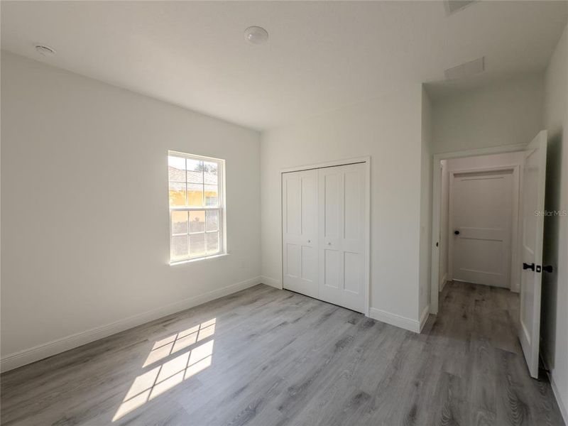Spacious, unfurnished interior of a new home in , Ocala (Image 18).