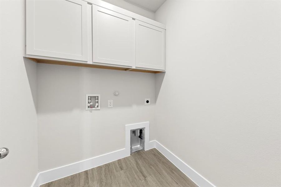 24. 2372 Bell - Utility