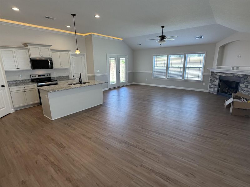 Spacious, unfurnished interior of a new home in Stones Throw, Inman (Image 12).
