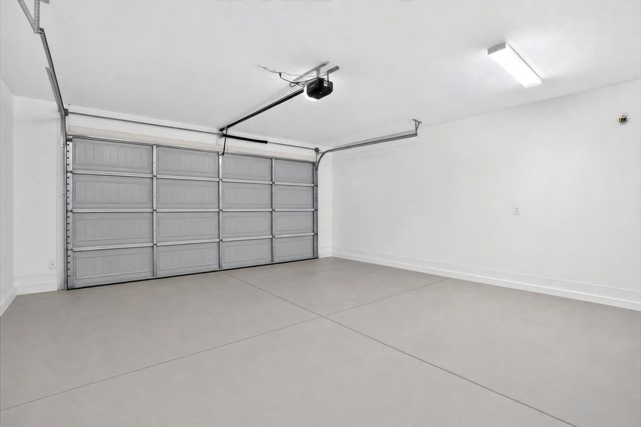 Spacious, unfurnished interior of a new home in Artisan at Asante, Surprise (Image 25).