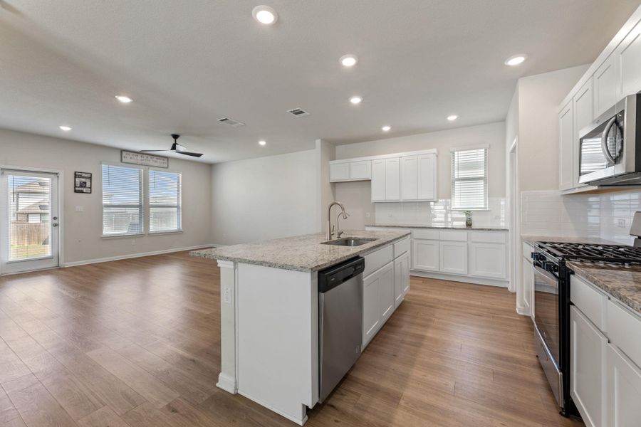 Furnished interior view inside a new home in The Ridge at Trinity Ranch, Elgin (Image 12). Furnished interior view inside a new home in The Ridge at Trinity Ranch, Elgin (Image 12).