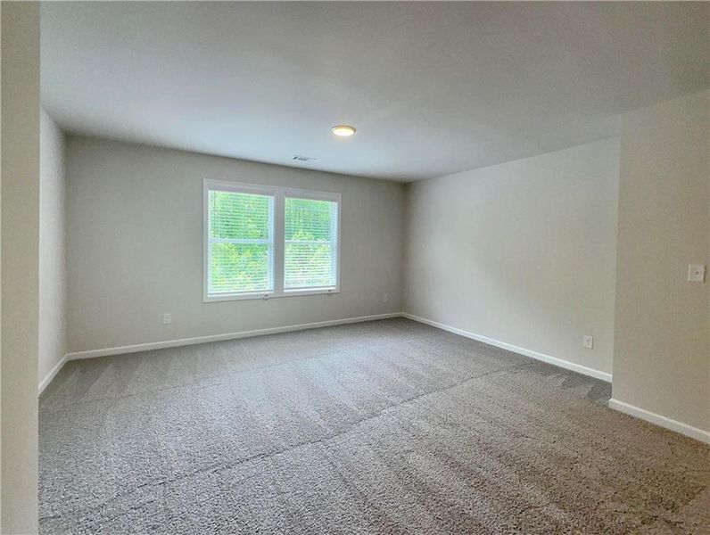 Spacious, unfurnished interior of a new home in , Auburn (Image 38).