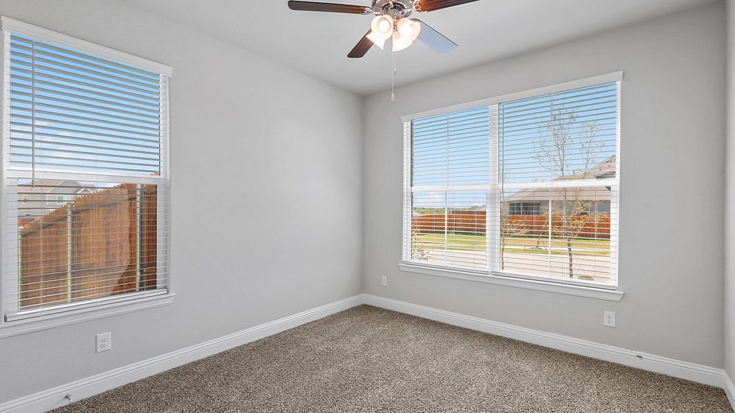 Spacious, unfurnished interior of a new home in Eagle Creek, Denton (Image 38).