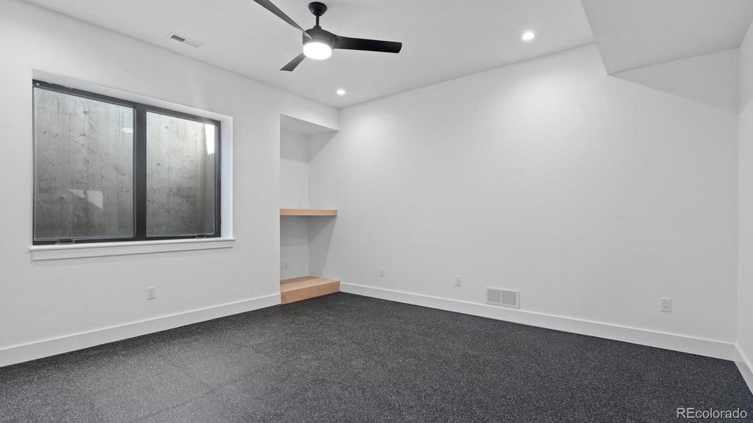 Spacious, unfurnished interior of a new home in , Berthoud (Image 15).