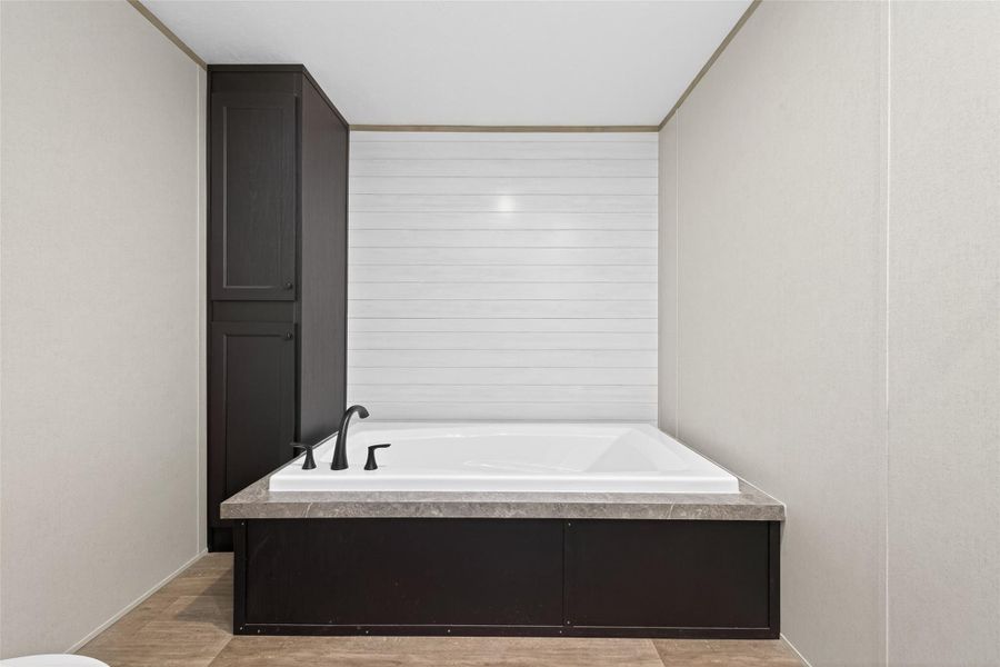 View showcasing the extra-large soaking tub. View showcasing the extra-large soaking tub.
