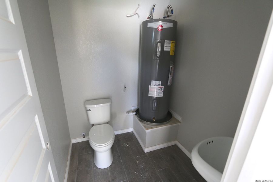 Image 34 of a home in .