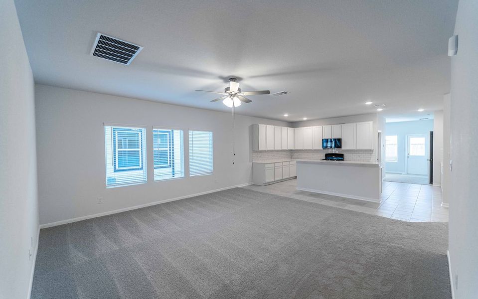 Spacious, unfurnished interior of a new home in Sunset Oaks, Maxwell (Image 10).