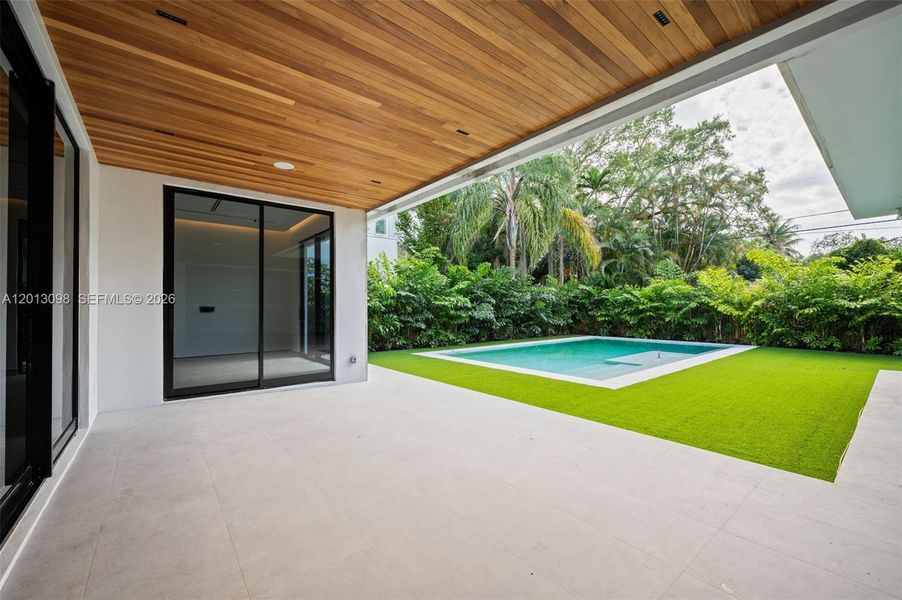 Exterior details and patio area of a home in , Miami (Image 23).