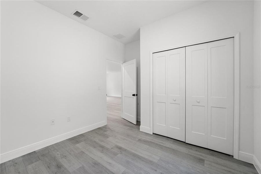 Spacious, unfurnished interior of a new home in , Citrus Springs (Image 16).
