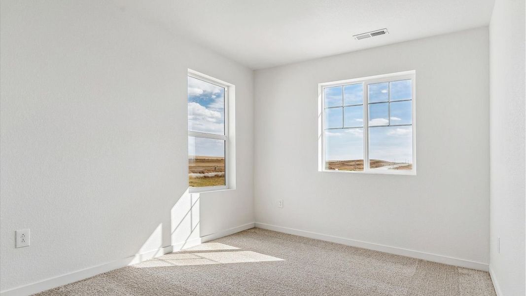 Spacious, unfurnished interior of a new home in Ridge at Johnstown, Johnstown (Image 14).