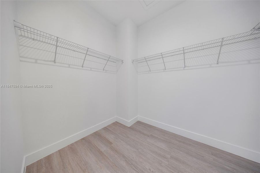 Spacious, unfurnished interior of a new home in , Homestead (Image 11).