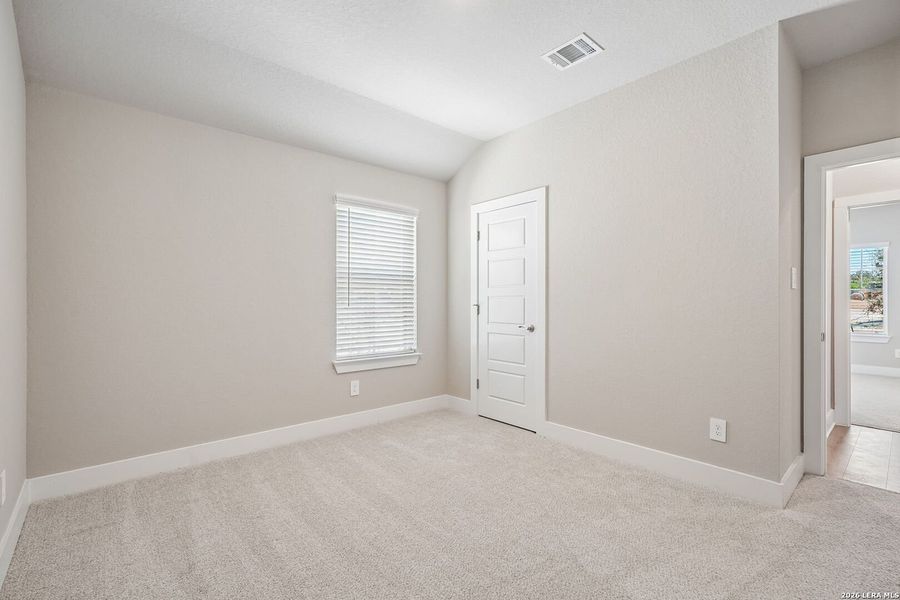 Spacious, unfurnished interior of a new home in Arcadia Ridge - Classic Series, San Antonio (Image 46).