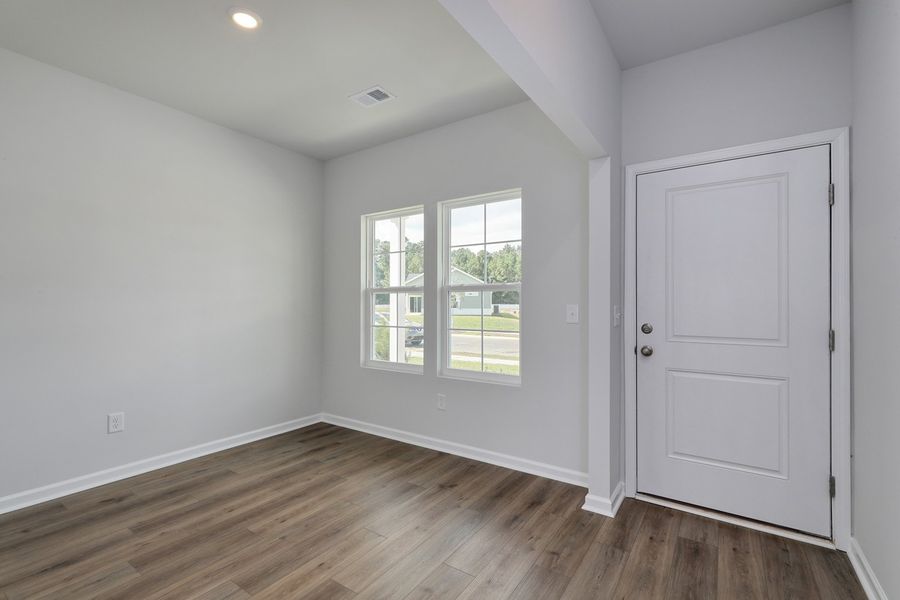 Spacious, unfurnished interior of a new home in Hainer Place, Conway (Image 12).
