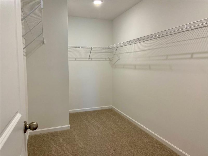 Spacious, unfurnished interior of a new home in Eastlyn Crossing, Flowery Branch (Image 14).