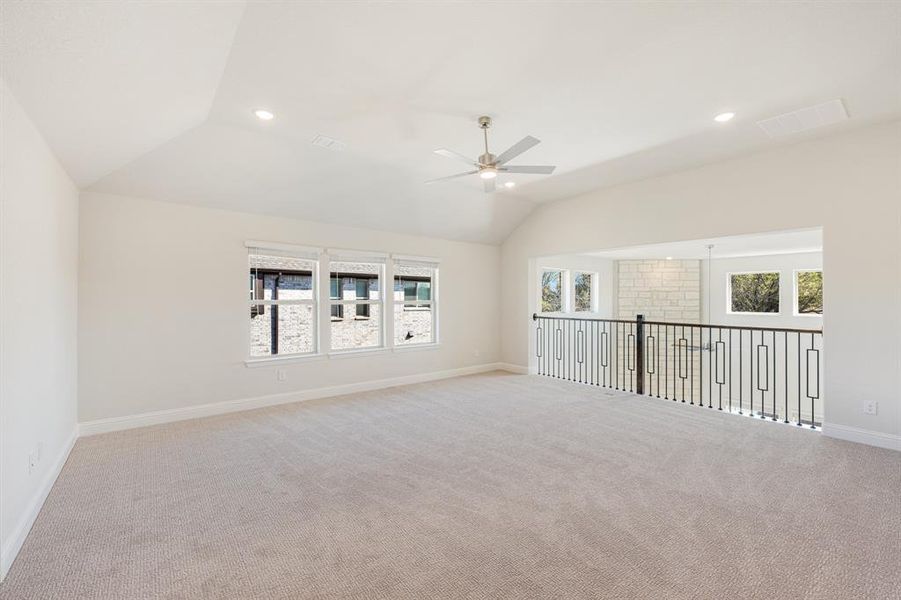Spacious, unfurnished interior of a new home in Triple Diamond Ranch, Mansfield (Image 27).