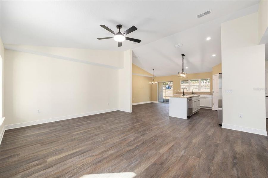 Spacious, unfurnished interior of a new home in , Dunnellon (Image 16).