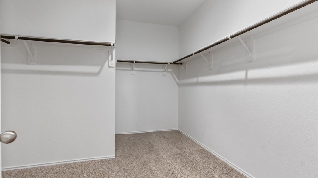 Spacious, unfurnished interior of a new home in Tamarron, Fulshear (Image 31).