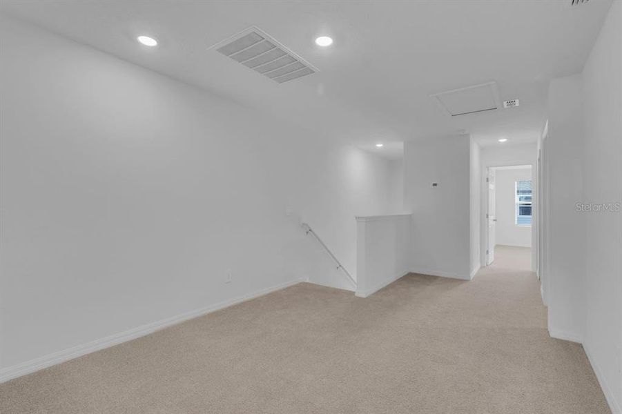Spacious, unfurnished interior of a new home in , St. Cloud (Image 24).