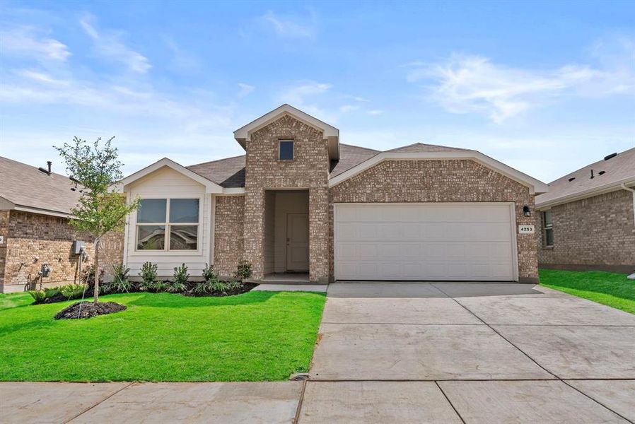 Front exterior of a new home in , Fort Worth, TX, highlighting curb appeal (Image 1). Front exterior of a new home in , Fort Worth, TX, highlighting curb appeal (Image 1).