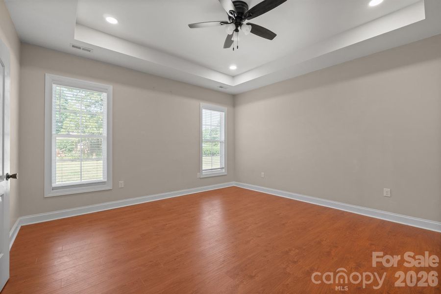 Spacious, unfurnished interior of a new home in , Kings Mountain (Image 23).