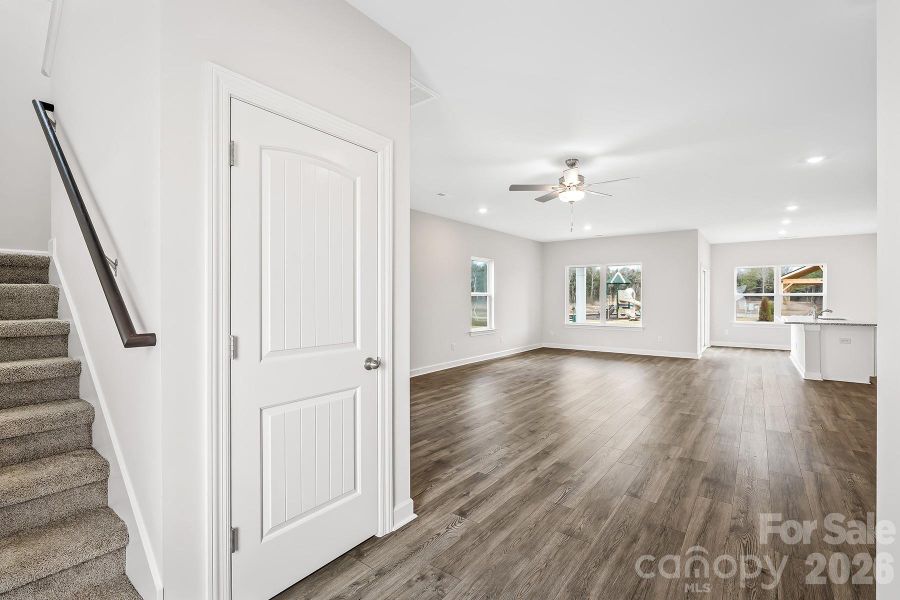 Digital pictures similar Digital pictures similar