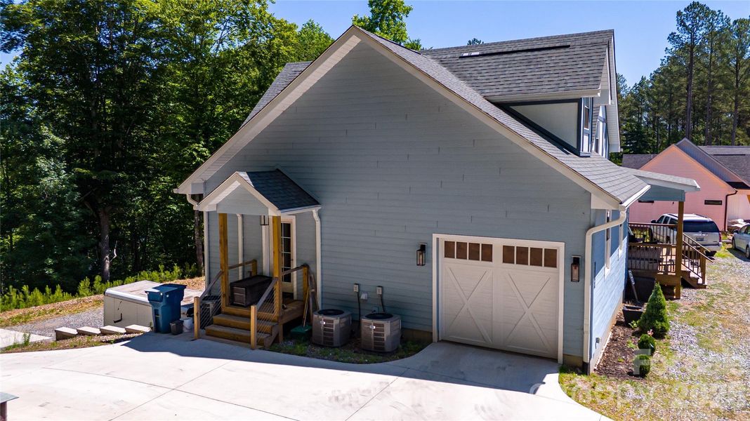 Image 40 of a home in .