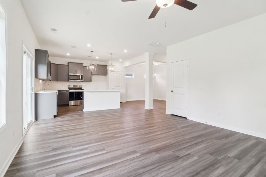 Spacious, unfurnished interior of a new home in Portrait Hills, Aiken (Image 16).
