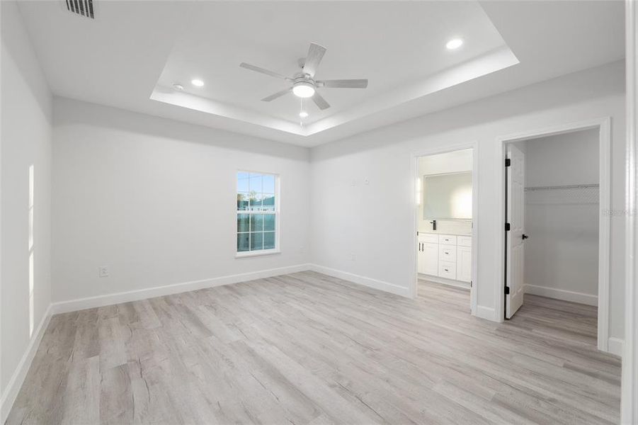 Spacious, unfurnished interior of a new home in , Ocala (Image 24).