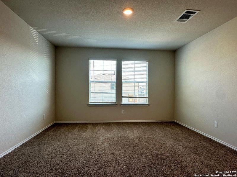 Spacious, unfurnished interior of a new home in Stoney Creek, San Antonio (Image 10). Spacious, unfurnished interior of a new home in Stoney Creek, San Antonio (Image 10).