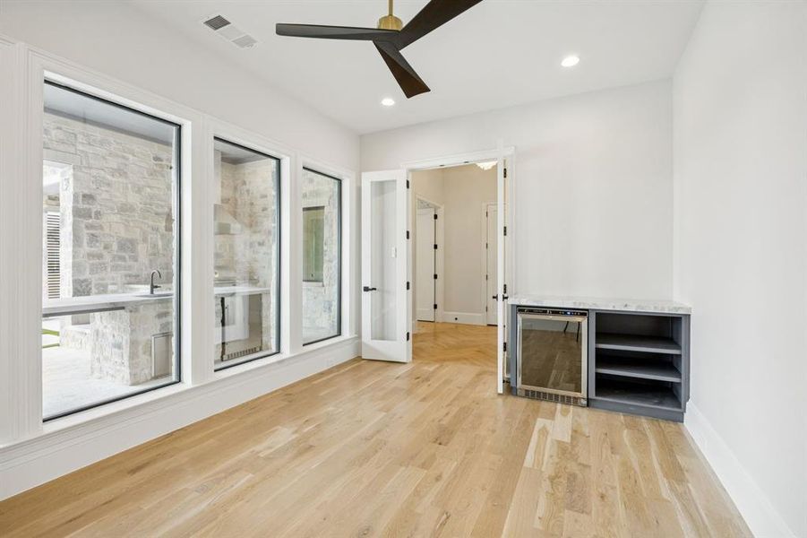 Spacious, unfurnished interior of a new home in , Fairview (Image 23).