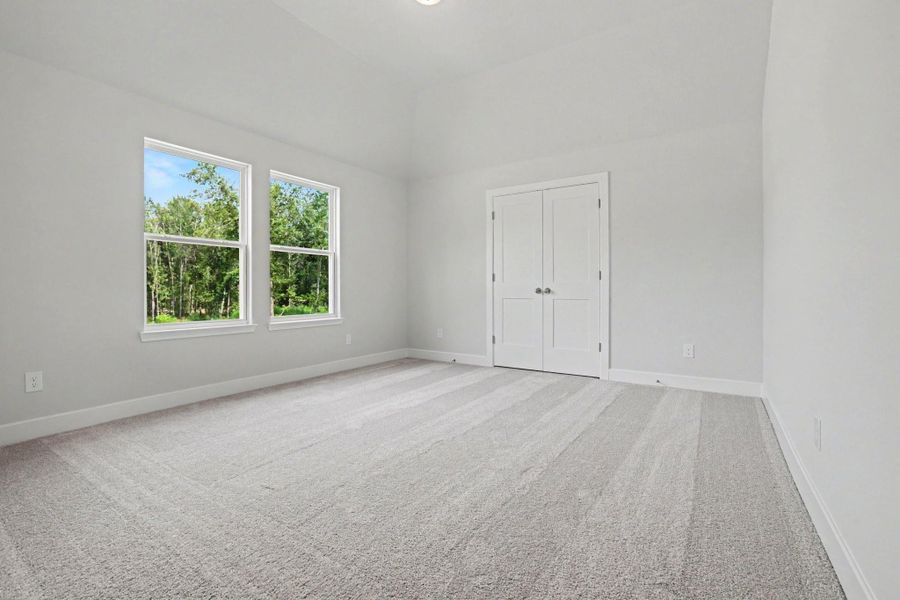 Spacious, unfurnished interior of a new home in Encino Estates, Dayton (Image 33).