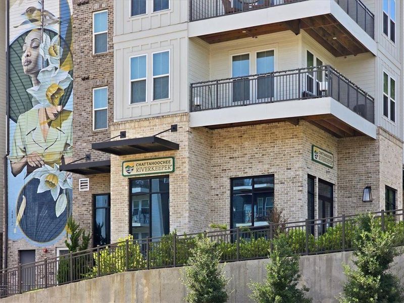 Condo located in Smyrna, GA showcasing its design and architecture (Image 5).