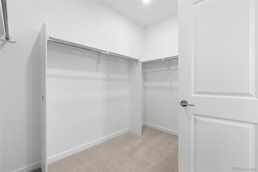 Spacious, unfurnished interior of a new home in Sterling Ranch Apex Collection, Littleton (Image 15).