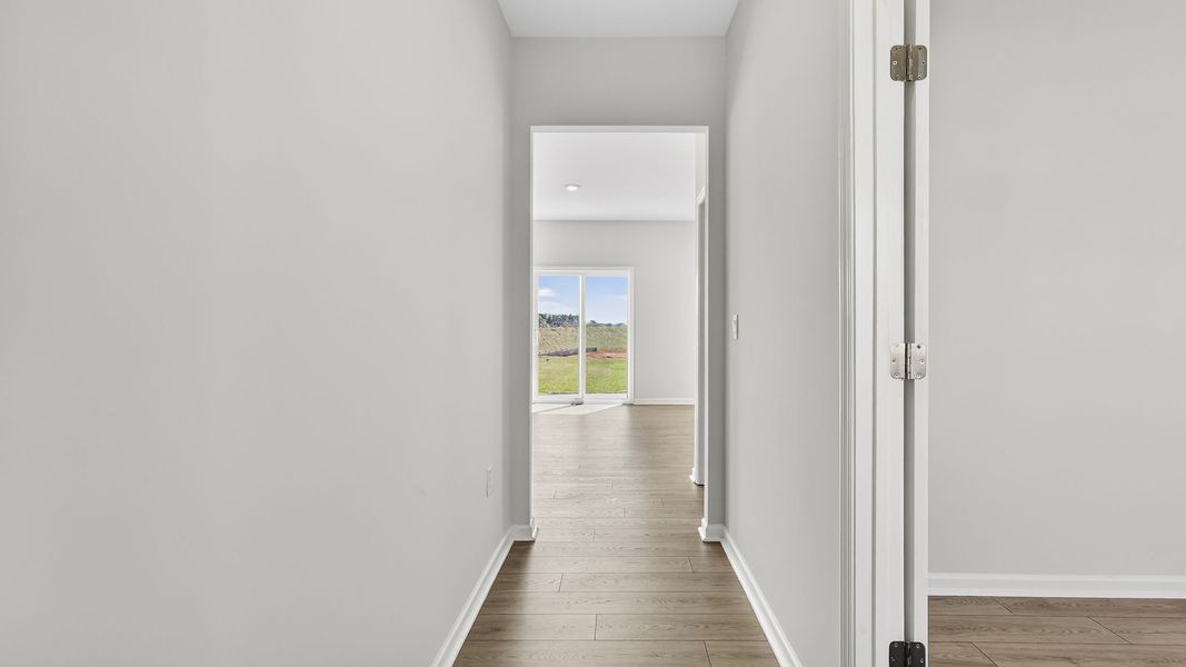 Spacious, unfurnished interior of a new home in Benjamin's Grove, Woodruff (Image 14).