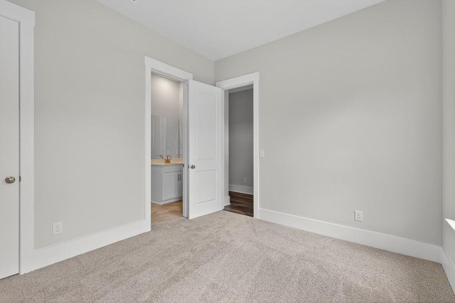 Spacious, unfurnished interior of a new home in Red Bird Manor, Jefferson (Image 25).