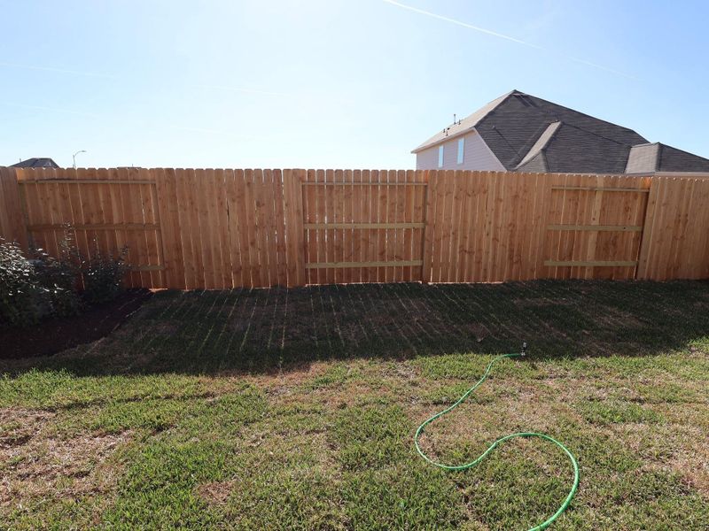 Exterior details and patio area of a home in Summerview, Fulshear (Image 21).