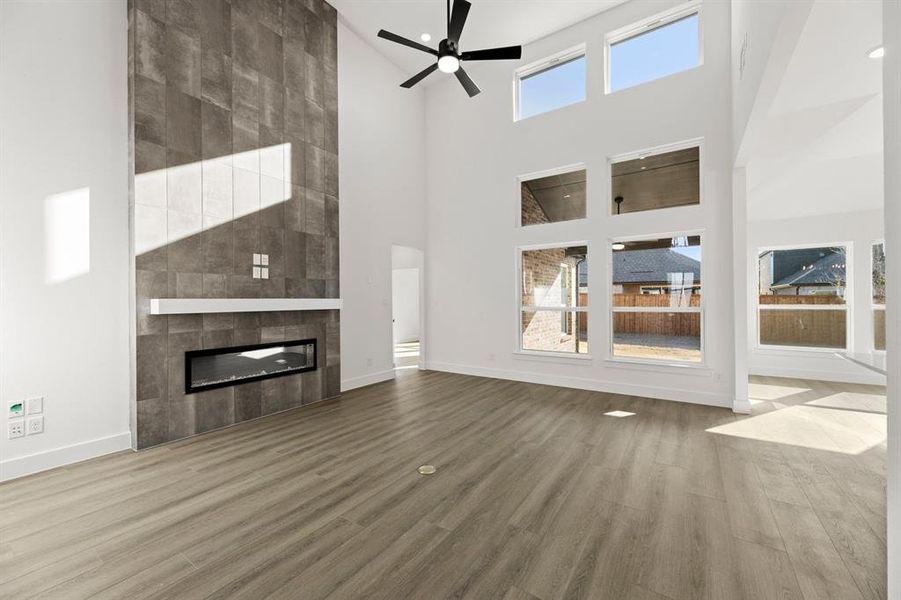 Spacious, unfurnished interior of a new home in Edgewood Creek, Celina (Image 19).