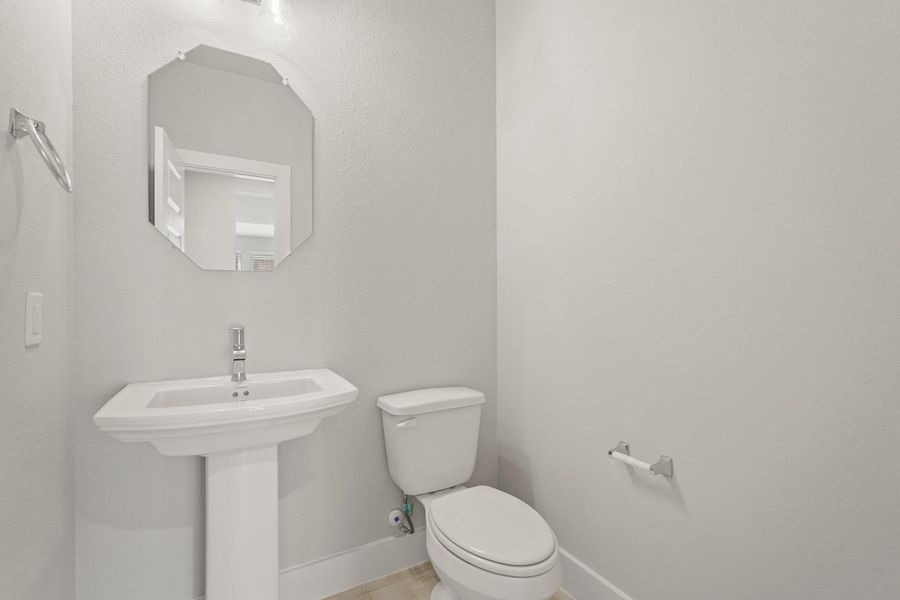 Furnished interior view inside a new home in Briarwood Crossing, Rosenberg (Image 8).