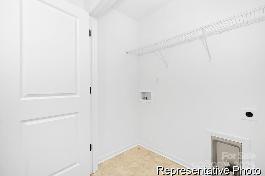 Spacious, unfurnished interior of a new home in Colvin Park, Rock Hill (Image 21).