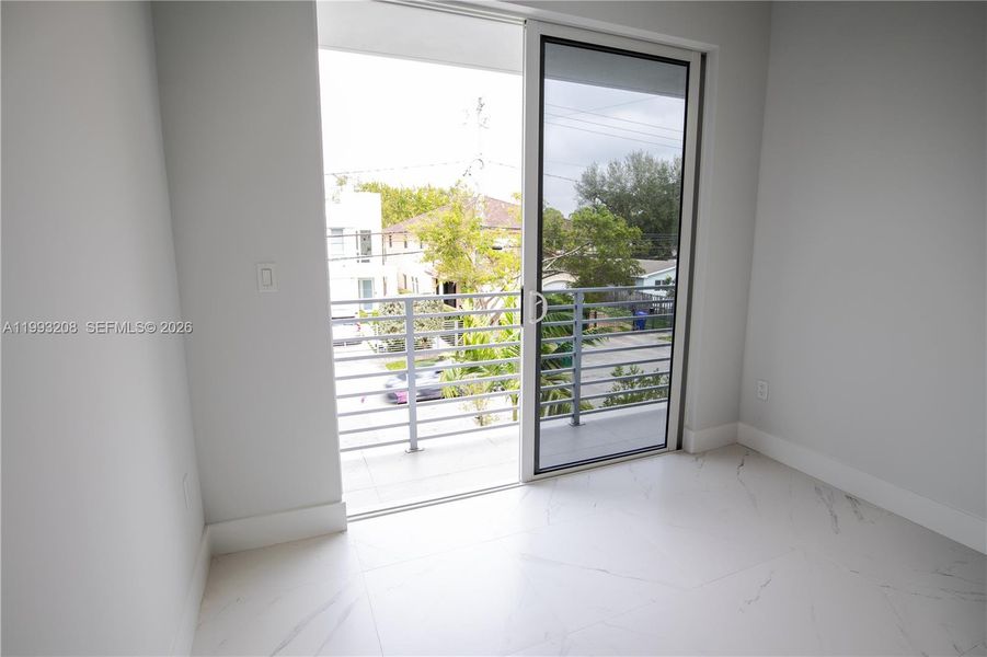Spacious, unfurnished interior of a new home in , Miami (Image 11).