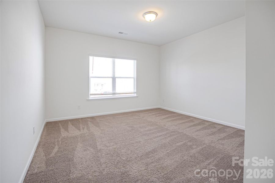Spacious, unfurnished interior of a new home in Wilora Pond, Charlotte (Image 14).