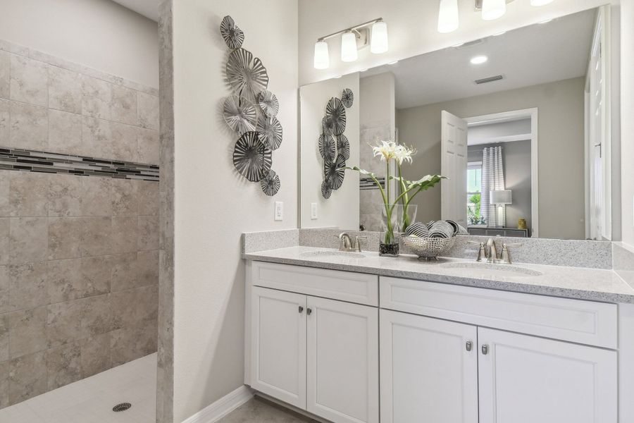 Owner's Bathroom Owner's Bathroom