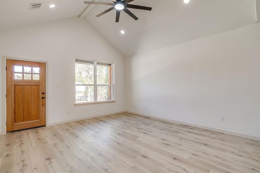 Spacious, unfurnished interior of a new home in , Granbury (Image 15). Spacious, unfurnished interior of a new home in , Granbury (Image 15).