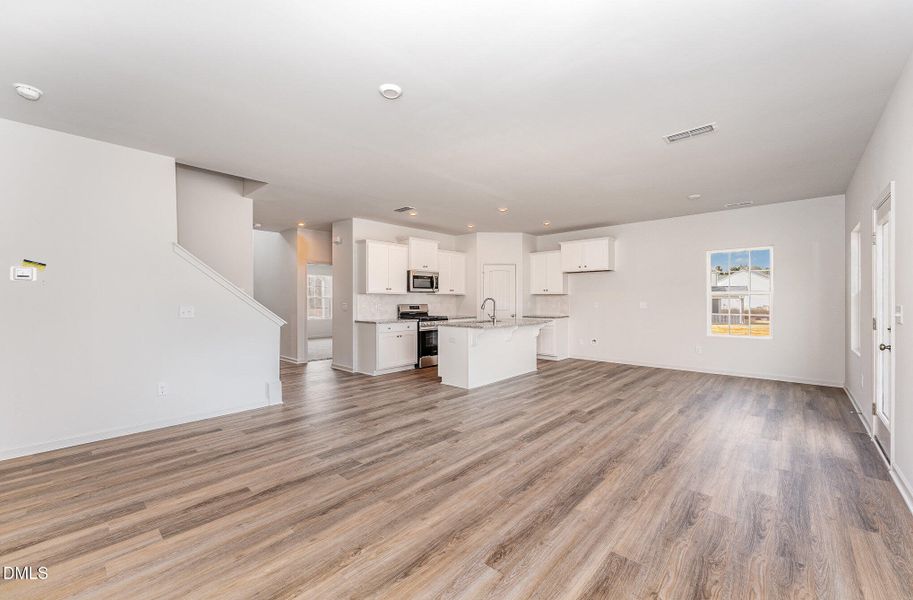 003_a7405544-edit_942