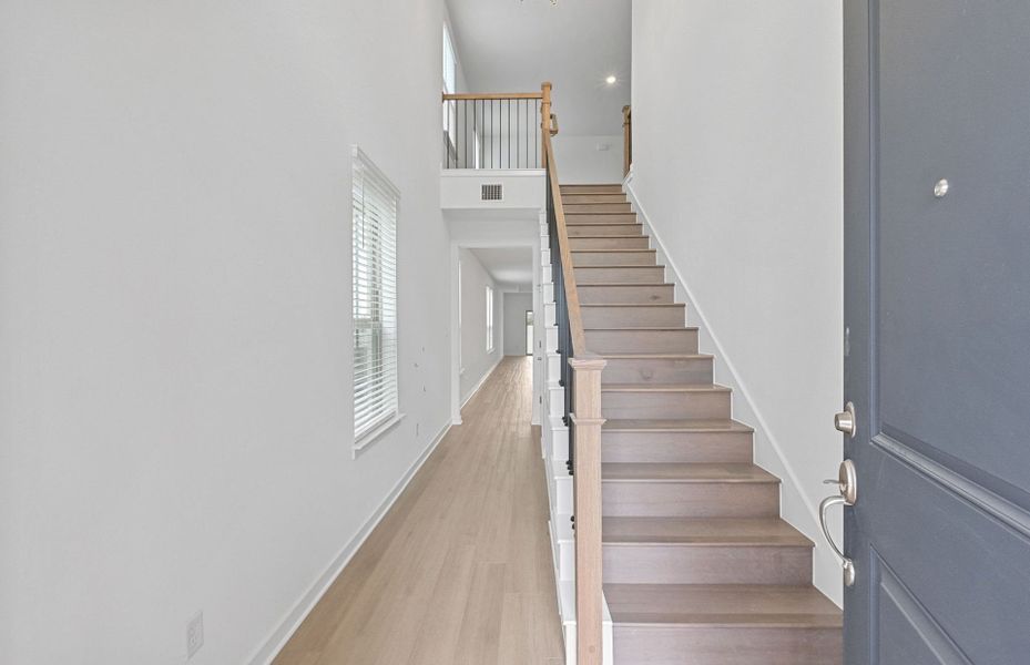 Spacious, unfurnished interior of a new home in Wolf Ranch, Georgetown (Image 28).