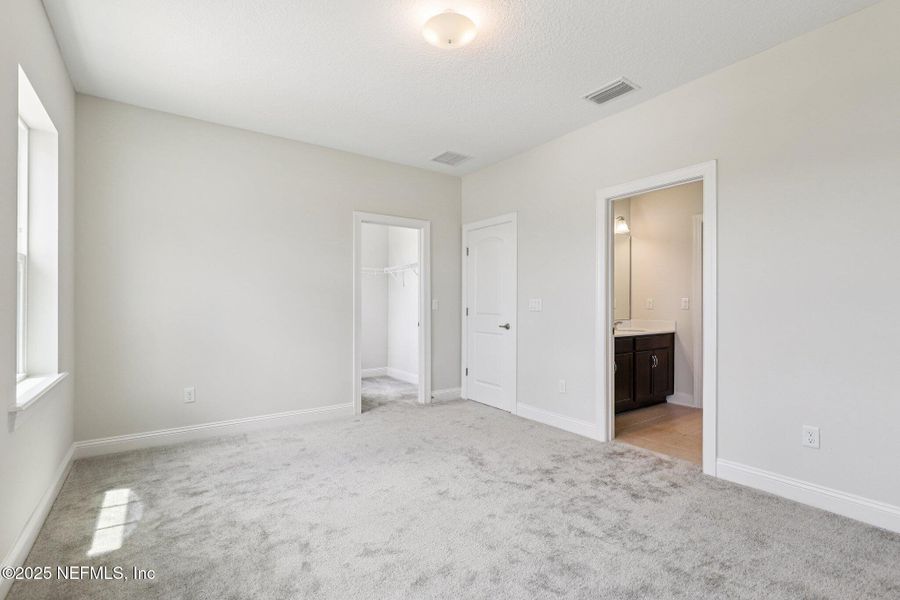 Spacious, unfurnished interior of a new home in , St. Augustine (Image 22).